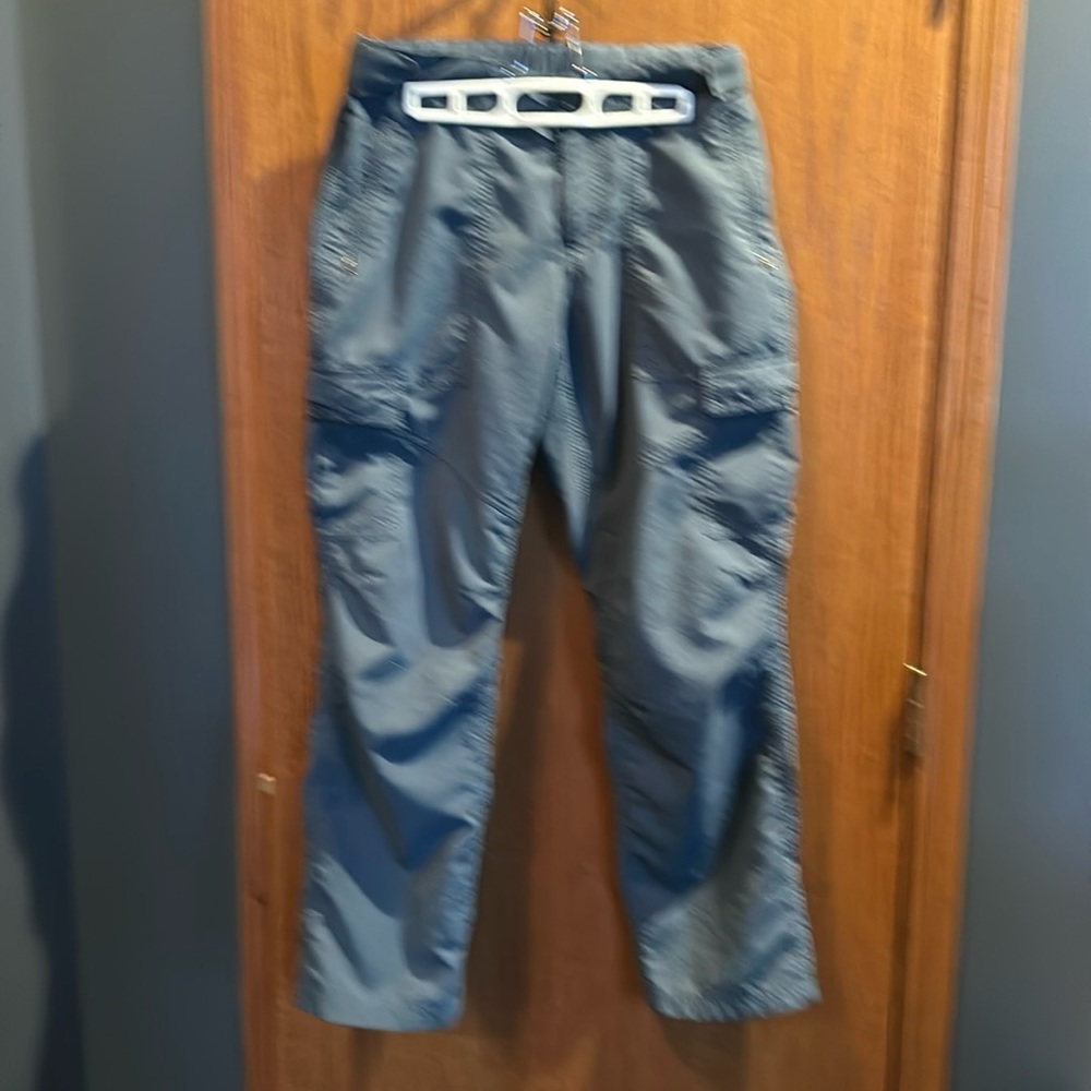 MEC Men’s Michilero Cargo Pants, size 34/32. Not worn.